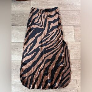 Banana Republic Silk skirt
